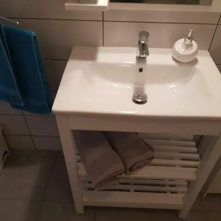 Апартаменти L&m Studio Apartman *