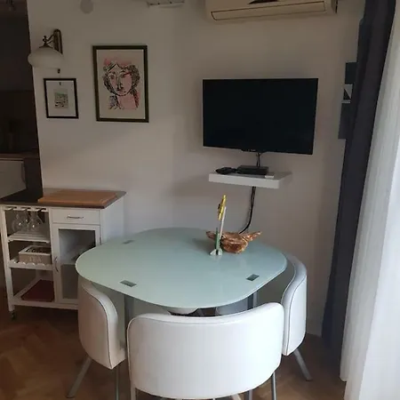 L&m Studio Apartman *