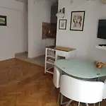L&m Studio Apartman *